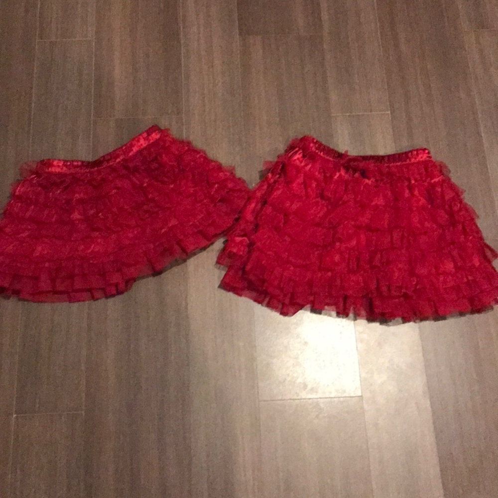 2 Girls red Gap ruffle skirt
